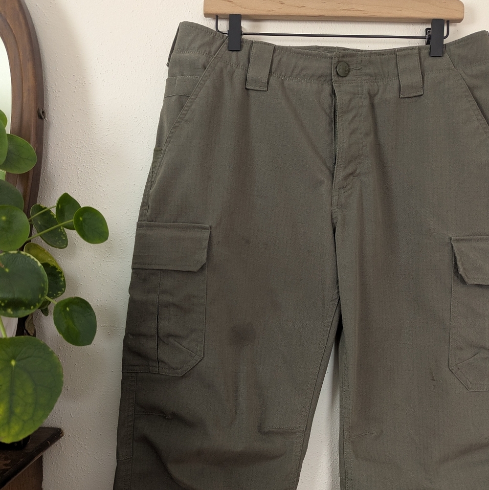 Under Armour | 34 x 32 | Loose Fit | Cargo Pant | Green - Picture 4 of 12